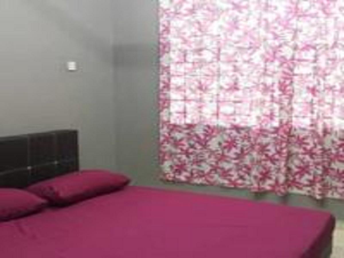 Taman Tanjung Minyak Villa Malacca Exteriör bild